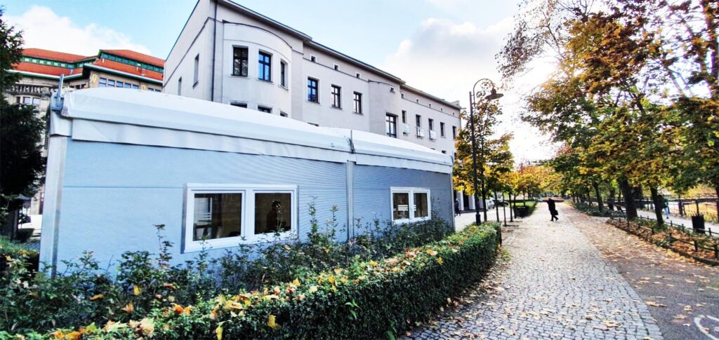 Hala z przeznaczeniem na poczekalnie we Wrocławiu