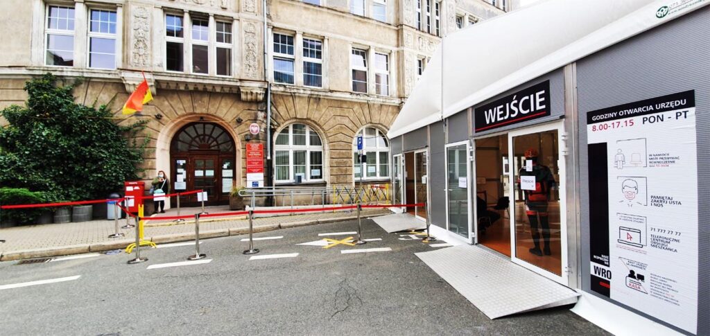 Hala z przeznaczeniem na poczekalnie we Wrocławiu