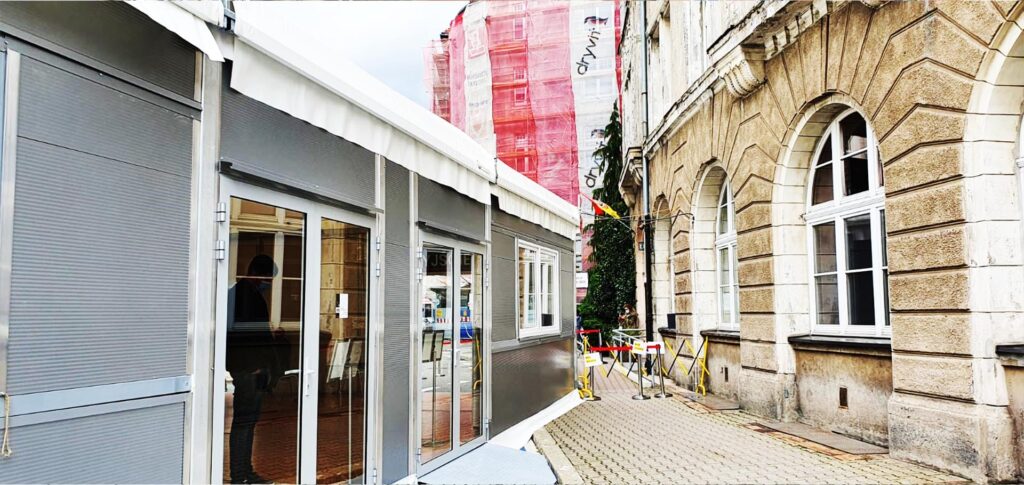 Hala z przeznaczeniem na poczekalnie dla Miasta Wrocław