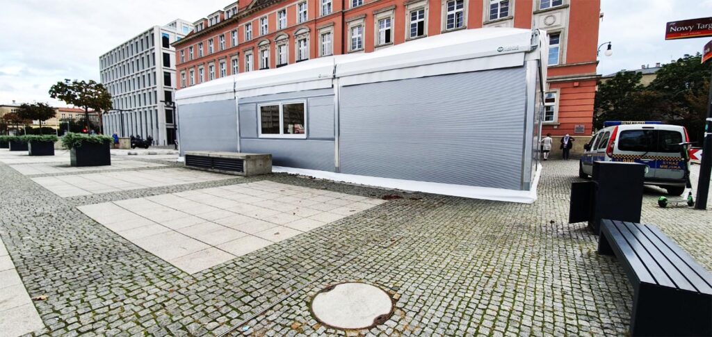 Hala z przeznaczeniem na poczekalnie dla Miasta Wrocław