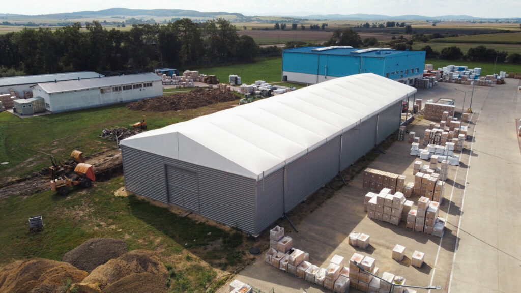 Hala magazynowa dla Funke Polska