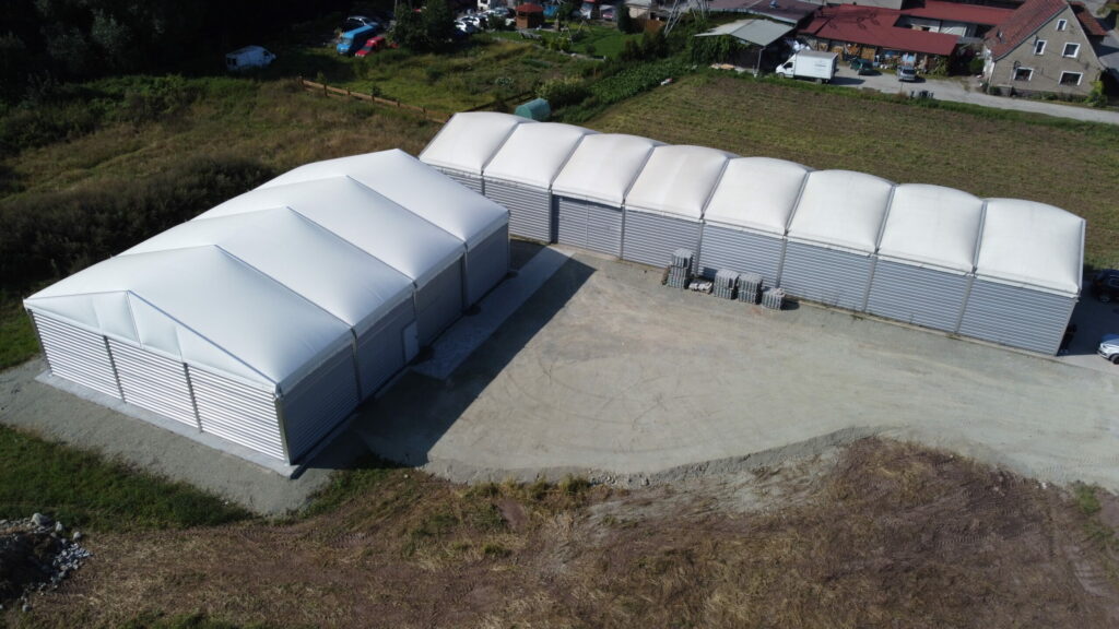 Hale magazynowe z lotu ptaka