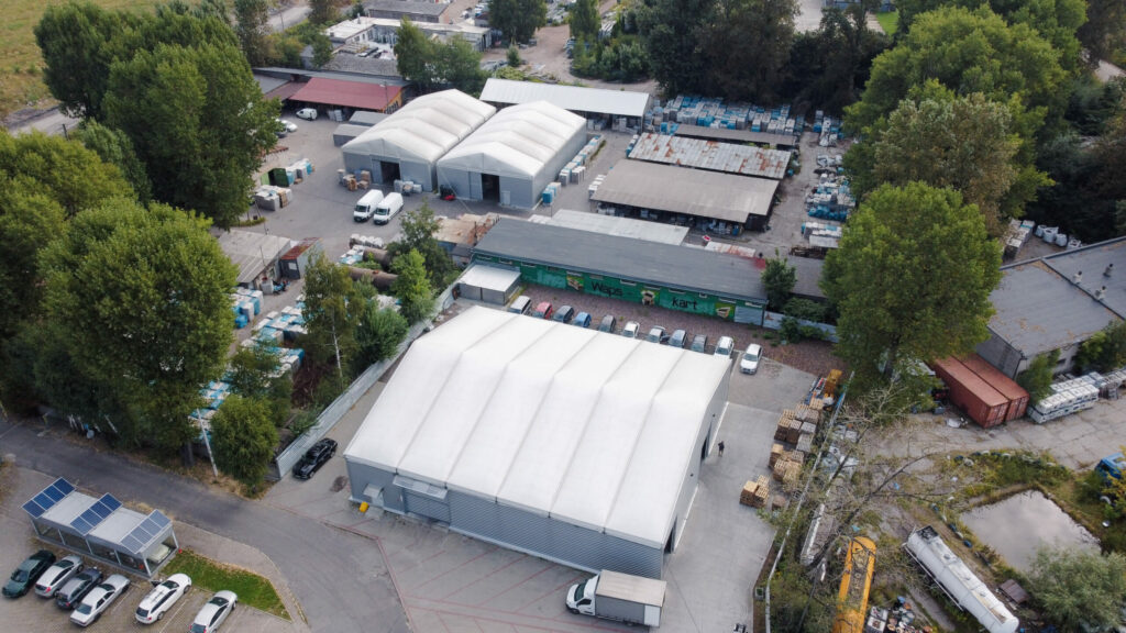 Hale magazynowe z lotu ptaka