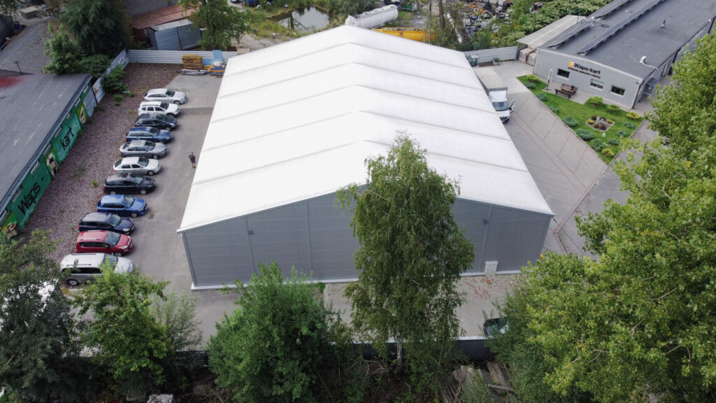 Hala magazynowa z lotu ptaka