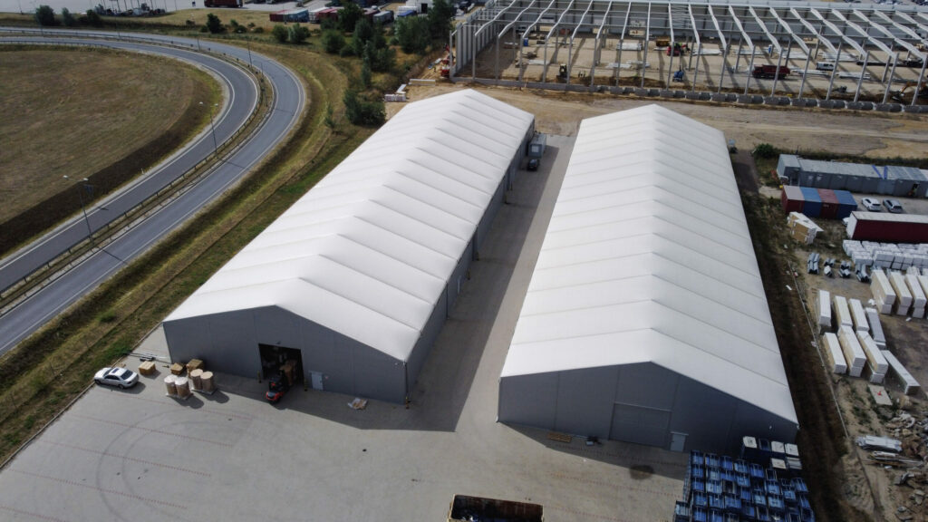 Dwie hale magazynowe