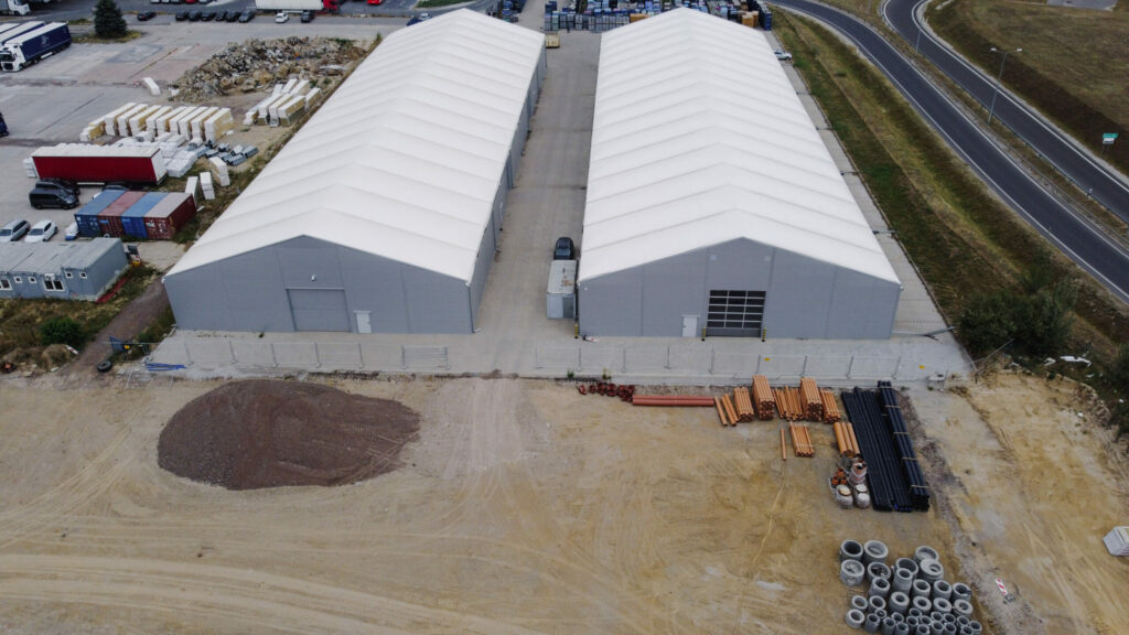 Dwie hale magazynowe