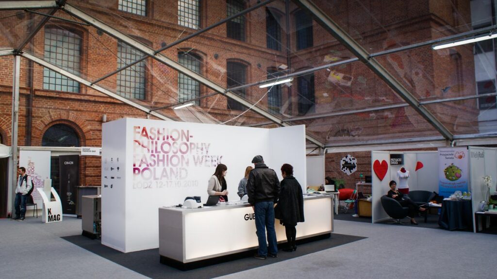 Hala eventowa dla Moda Forte z przeźroczystym dachem