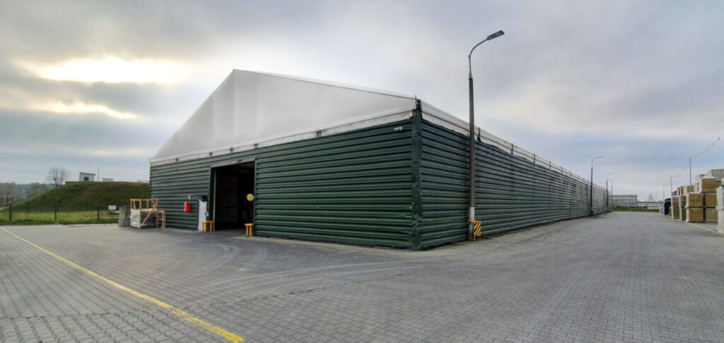 Zielona hala namiotowa