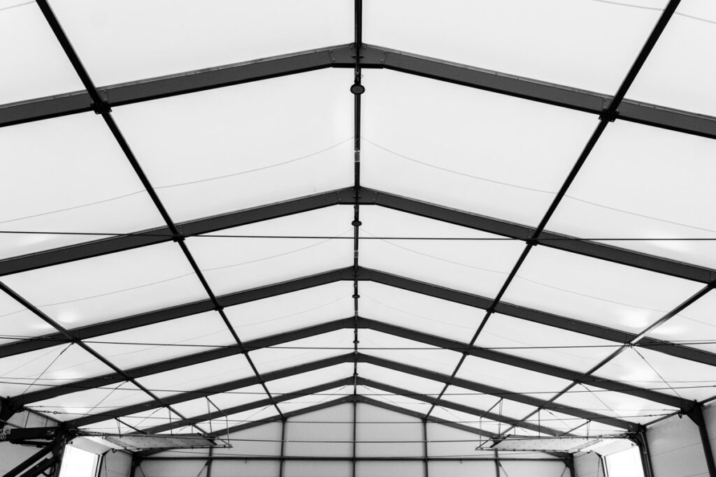 Wnętrze hali magazynowej dla Neotherm