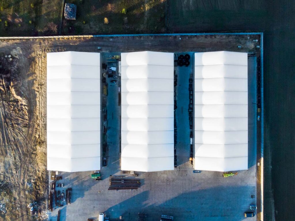 Hala namiotowa magazynowa z lotu ptaka