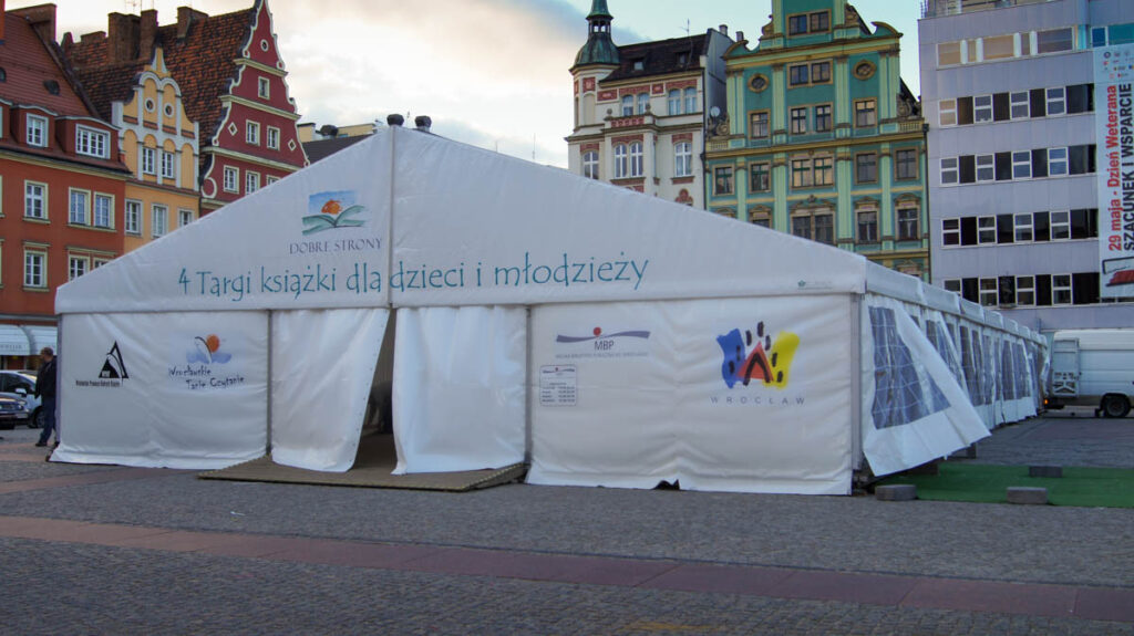 Hala namiotowa pod Targi Książki