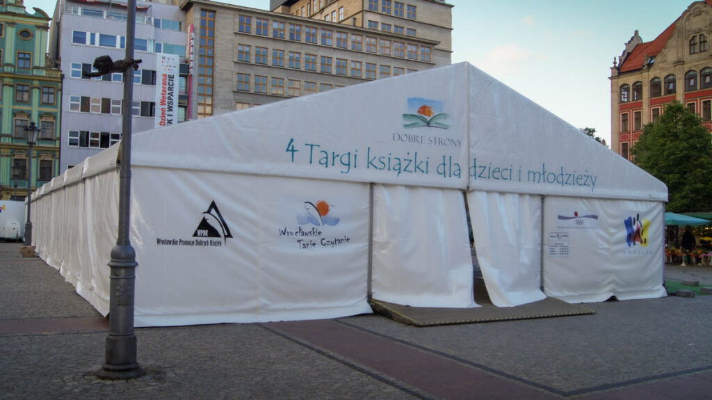 Hala namiotowa pod Targi Książki